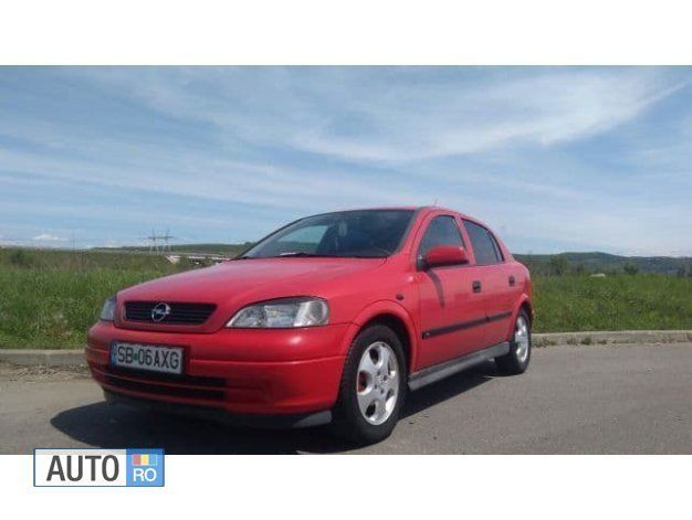 Rosu Utilizat 2000 Opel Astra Hatchback | 1.500 EUR (Preț OK) - Imagine 1/4