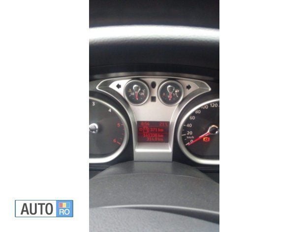 Second-hand Ford Focus 90 CP (66 kW) 2011 Albastru marin Hatchback