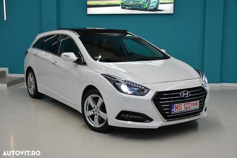 Second-hand Hyundai i40 Premium 141 CP (103 kW) 2016 Culoarealb Break
