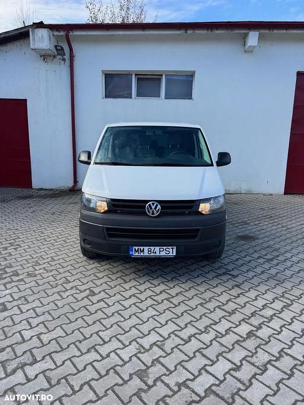 Second-hand VW Transporter 140 CP (102 kW) 2015 Culoarealb Van