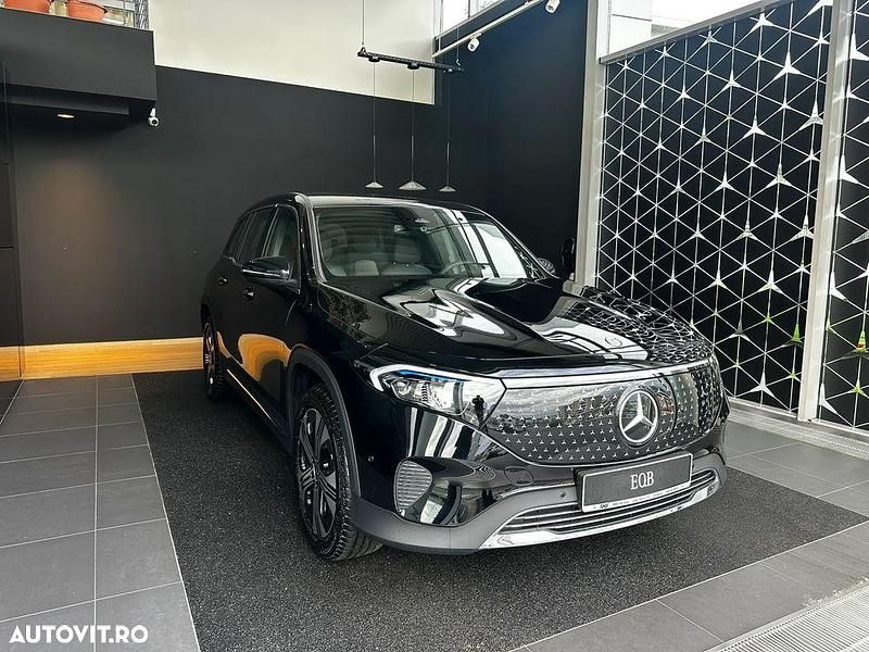 Second-hand Mercedes EQB250+ Electric Art 139 kW (190 CP) 2025 Negru SUV