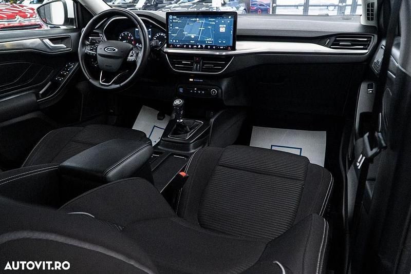 Second-hand Ford Focus Titanium 125 CP (91 kW) 2022 Culoarealb Berlinǎ