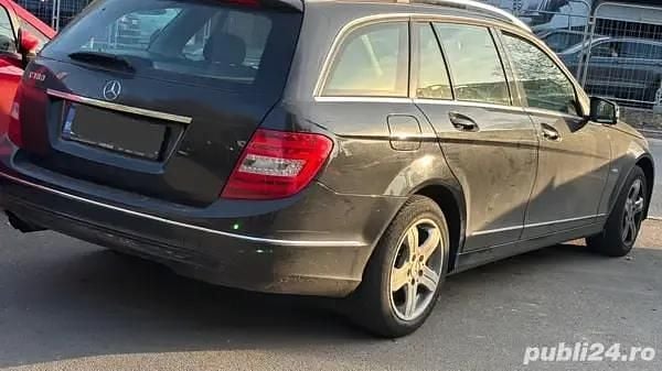 Utilizat 2011 Mercedes C180 Berlinǎ | 10.000 EUR - Imagine 1/4
