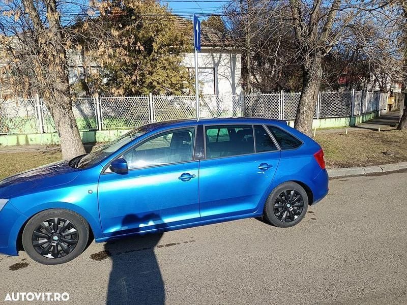 Second-hand Skoda Rapid Active 105 CP (77 kW) 2014 Culoarealbastru Hatchback