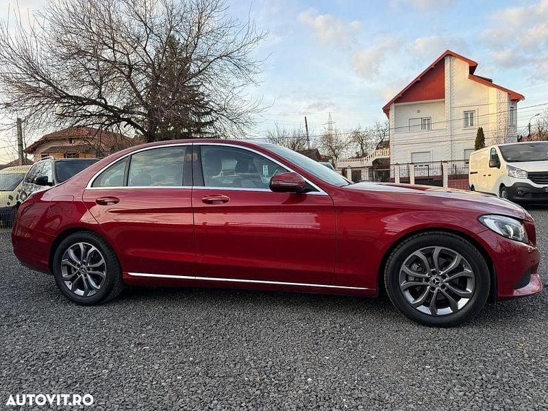 Second-hand Mercedes C200 Avantgarde 184 CP (135 kW) 2018 Culoarerosu Berlinǎ