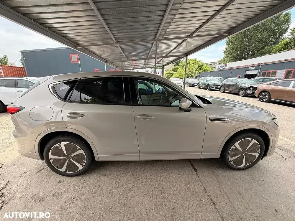 Nouă Mazda CX-60 Takumi-Line 327 CP (2025) în AFI Tech Park