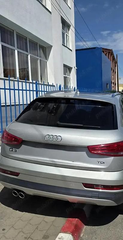 Gri Utilizat 2015 Audi Q3 SUV | 12.100 EUR (Super Preț) - Imagine 1/4