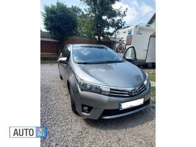 Second-hand Toyota Corolla 132 CP (97 kW) 2015 Bej Berlinǎ