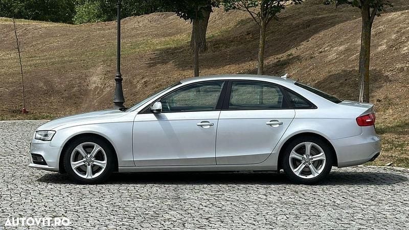 Second-hand Audi A4 Performance 177 CP (130 kW) 2012 Argint Berlinǎ