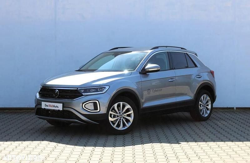 Second-hand VW T-Roc Life 116 CP (85 kW) 2025 Culoareargint SUV