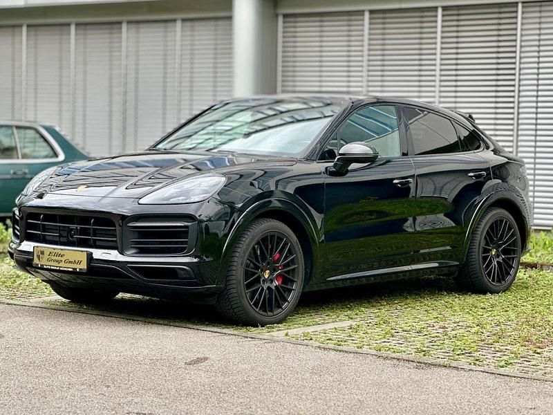 Second-hand Porsche Cayenne Coupe GTS Chrono 460 CP (338 kW) 2022 Negru Coupe