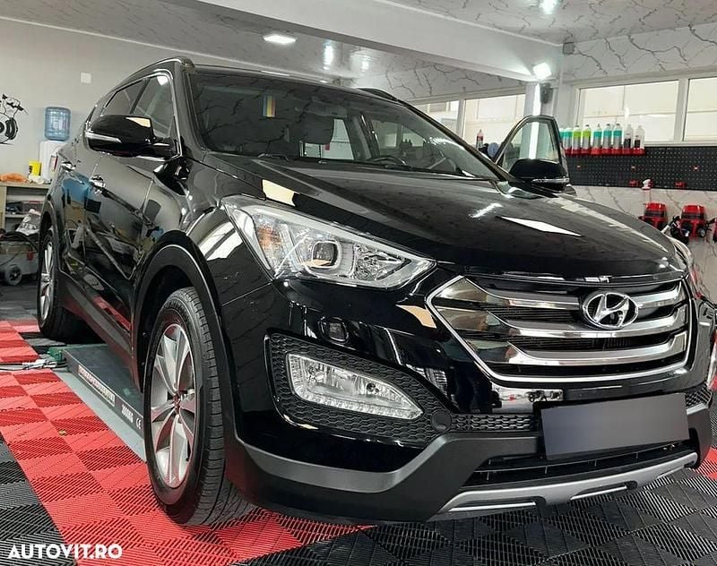 Culoarenegru Second-hand 2015 Hyundai Santa Fe SUV | 15.800 EUR (Preț OK) - Imagine 1/4