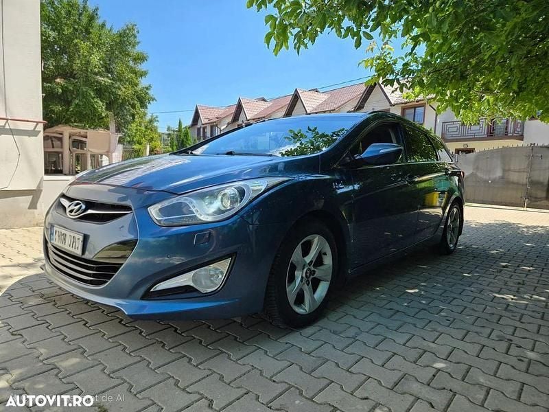 Culoarealbastru Utilizat 2012 Hyundai i40 Style Break | 5.500 EUR (Preț OK) - Imagine 1/4