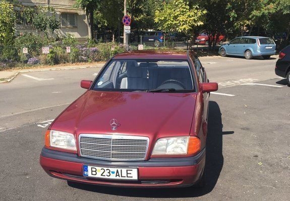 Roşu Utilizat 1994 Mercedes C180 Berlinǎ | 1.750 EUR - Imagine 1/4