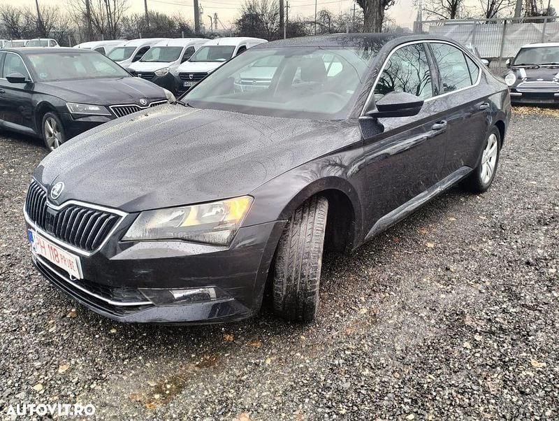 Culoarenegru Utilizat 2018 Skoda Superb Ambition Berlinǎ | 9.300 EUR - Imagine 1/4