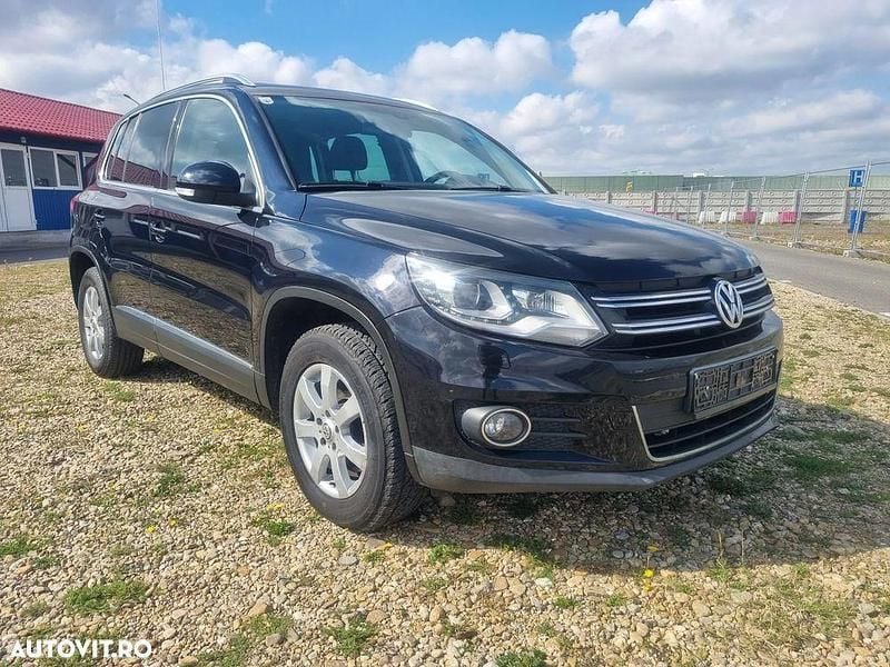 Culoarenegru Utilizat 2012 VW Tiguan Sportline SUV | 8.750 EUR (Preț OK) - Imagine 1/4