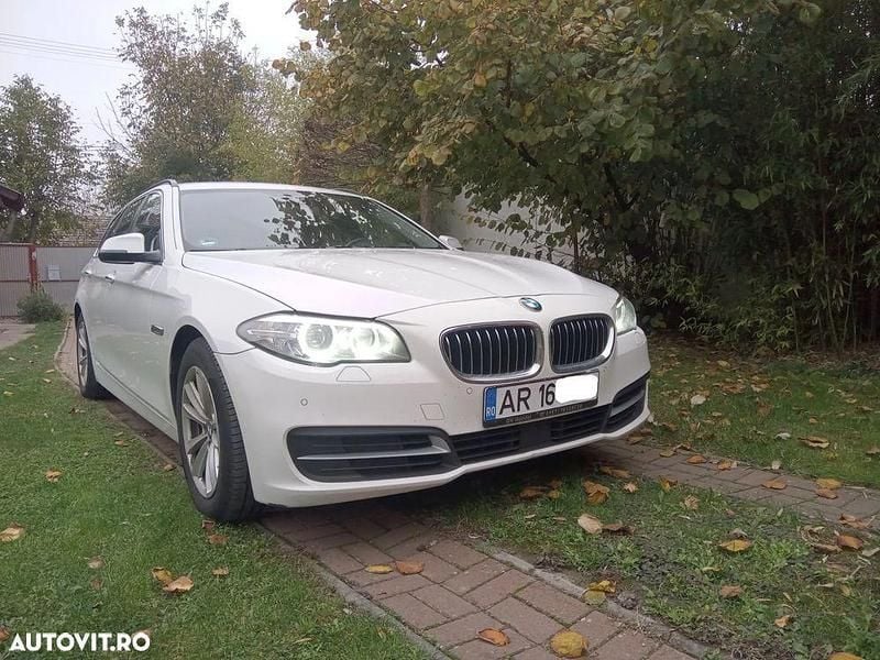 Culoarealb Utilizat 2015 BMW 520 Comfort Edition Break | 11.300 EUR (Preț bun) - Imagine 1/4