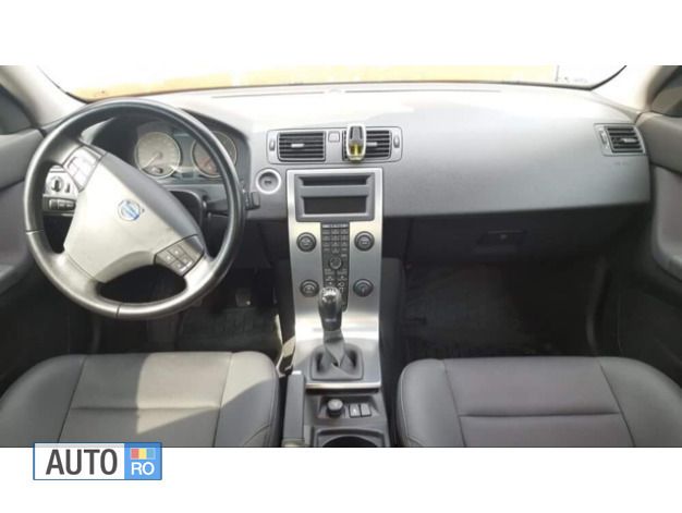 Second-hand Volvo S40 110 CP (80 kW) 2006 Negru Berlinǎ