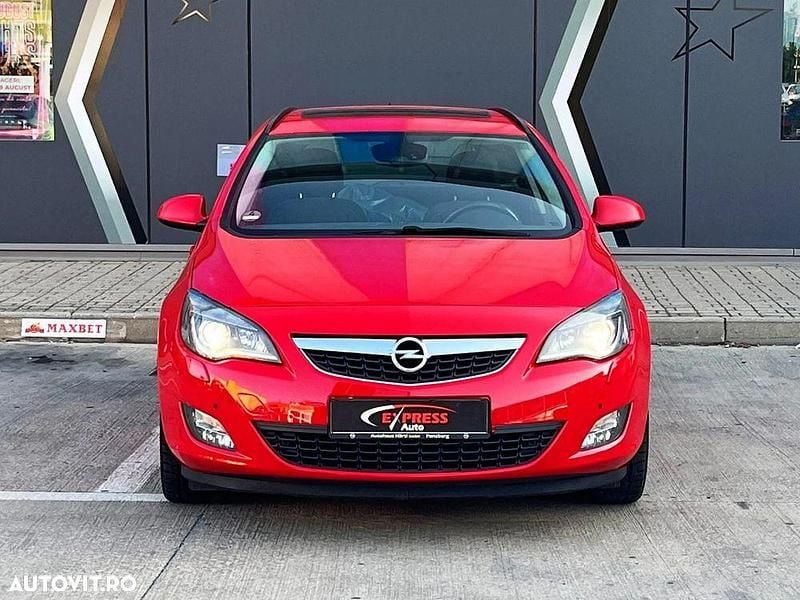 Second-hand Opel Astra Design Edition 125 CP (91 kW) 2011 Culoarerosu Break