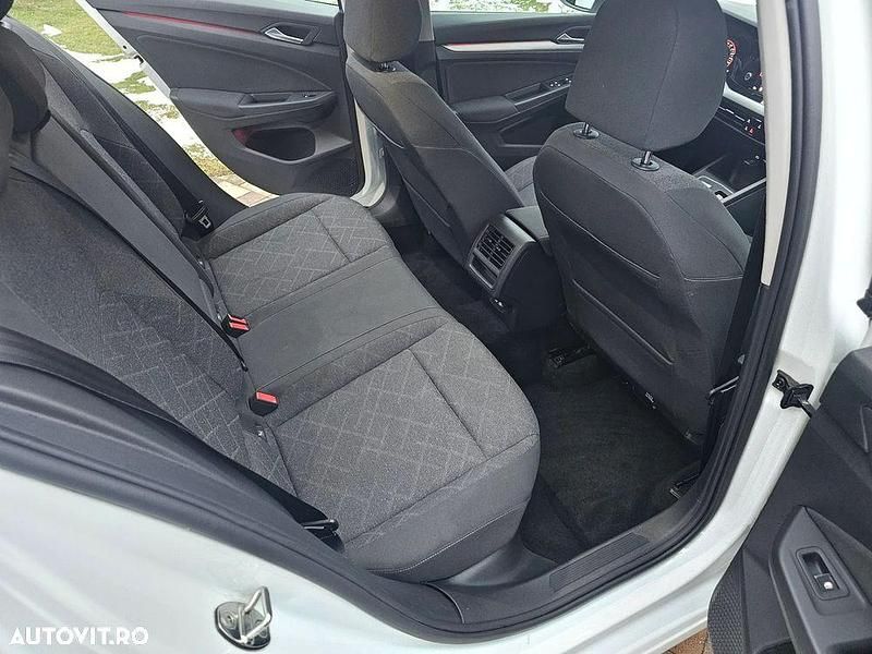 Second-hand VW Golf VII Life 150 CP (110 kW) 2020 Culoarealb Hatchback