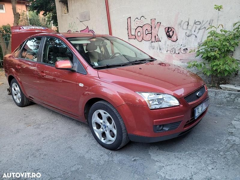 Second-hand Ford Focus Trend 115 CP (84 kW) 2007 Culoarerosu Berlinǎ