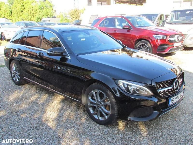 Culoarenegru Utilizat 2017 Mercedes C200 Break | 12.950 EUR (Preț bun) - Imagine 1/4