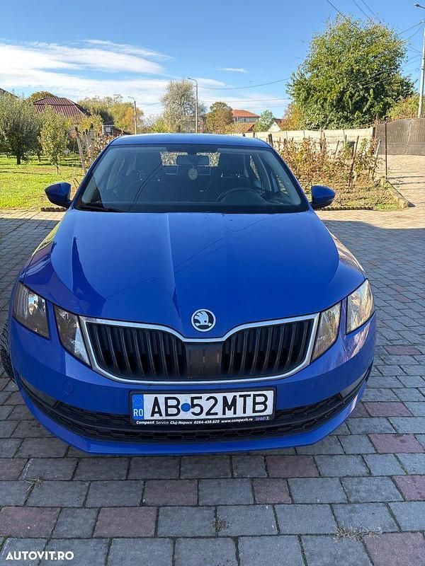 Culoarealbastru Utilizat 2019 Skoda Octavia Active Break | 15.000 EUR (Preț OK) - Imagine 1/4