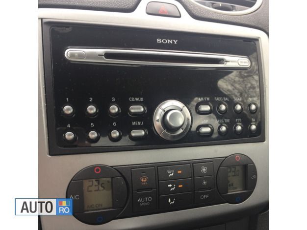 Second-hand Ford Focus 109 CP (80 kW) 2004 Gri Hatchback