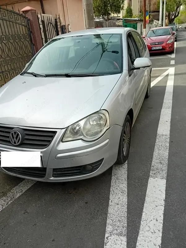 Argintiu Utilizat 2007 VW Polo Hatchback | 1.650 EUR (Preț OK) - Imagine 1/4