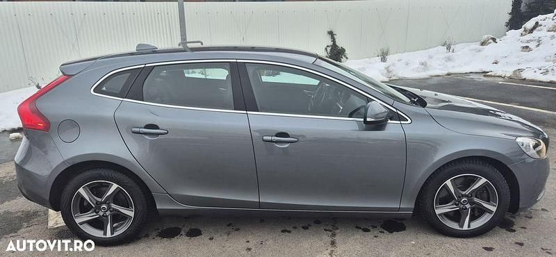 Second-hand Volvo V40 Summum 190 CP (139 kW) 2015 Culoaregri Hatchback