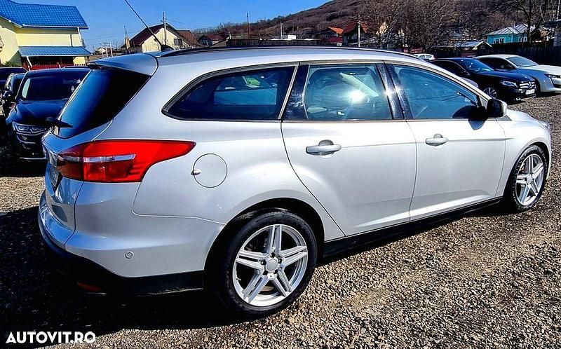 Second-hand Ford Focus 110 CP (80 kW) 2016 Culoareargint Break
