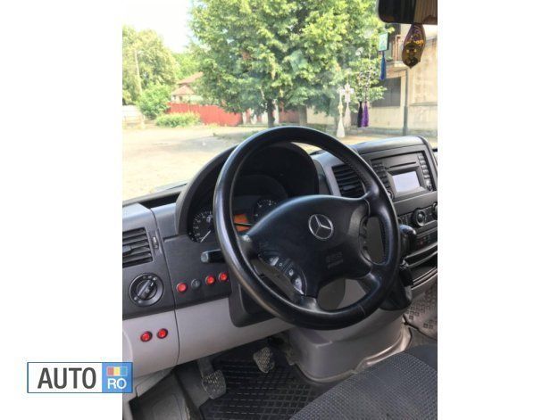 Second-hand Mercedes Sprinter 190 CP (139 kW) 2010 Negru Van