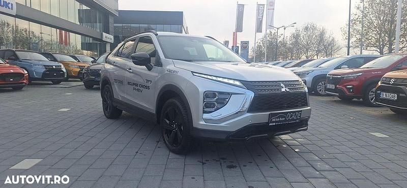 Second-hand Mitsubishi Eclipse Cross Intense+ 203 CP (149 kW) 2024 Culoareargint SUV