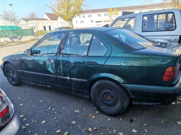 Second-hand BMW 325 143 CP (105 kW) 1994 Verde Berlinǎ