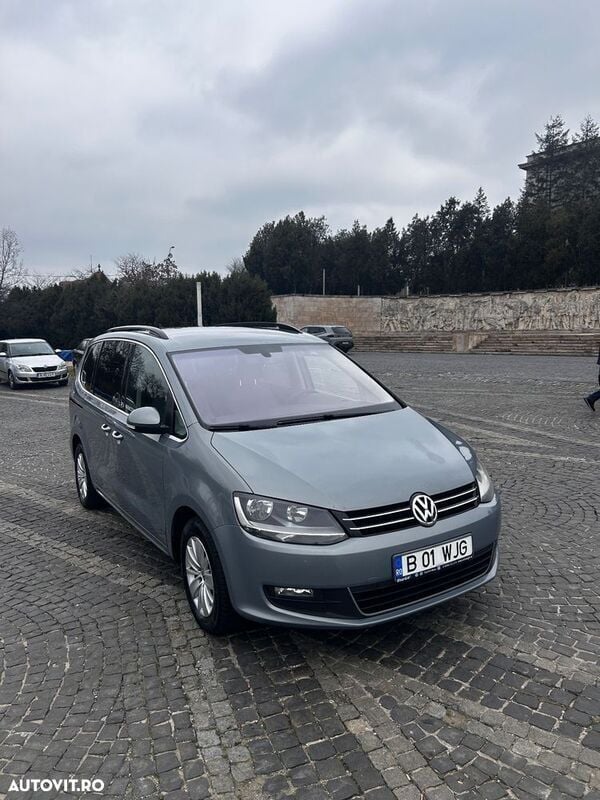 Second-hand VW Sharan Comfortline 140 CP (102 kW) 2011 Gri Monovolum
