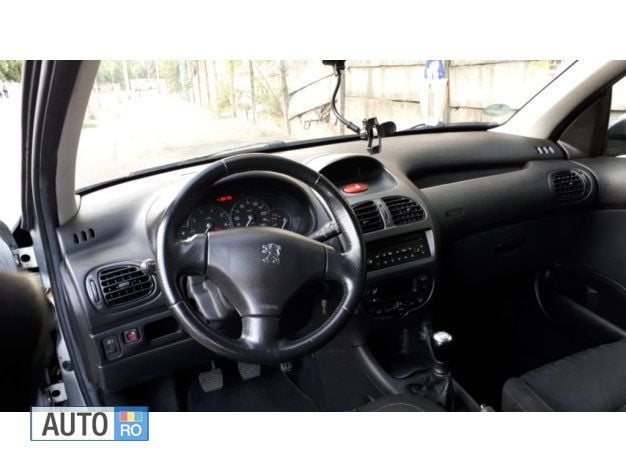 Second-hand Peugeot 206 75 CP (55 kW) 2004 Argintiu Break