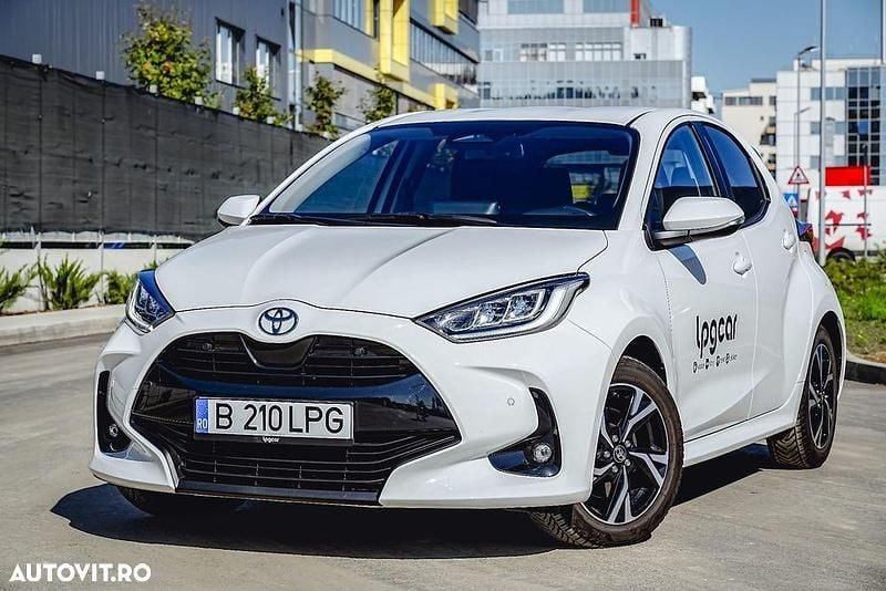 Culoarealb Utilizat 2024 Toyota Yaris Hybrid | 20.336 EUR (Preț OK) - Imagine 1/4
