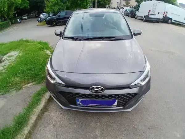 Gri Utilizat 2018 Hyundai i20 Hatchback | 8.500 EUR - Imagine 1/4