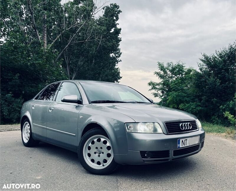 Gri Utilizat 2003 Audi A4 Berlinǎ | 2.650 EUR (Puțin scump) - Imagine 1/4