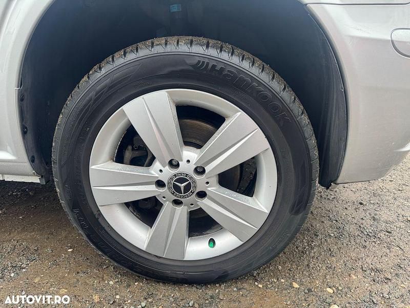 Second-hand Mercedes Viano 163 CP (119 kW) 2014 Culoareargint Monovolum