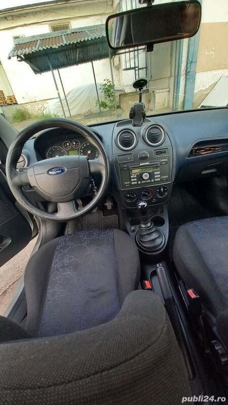 Utilizat 2006 Ford Fiesta Hatchback | 2.500 EUR (Preț bun) - Imagine 1/4