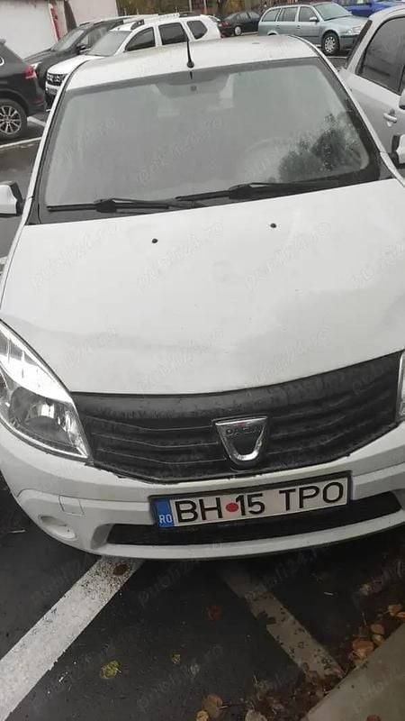 Utilizat 2013 Dacia Sandero Hatchback | 2.500 EUR (Preț bun) - Imagine 1/2