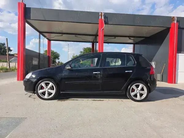 Utilizat 2006 VW Golf V Hatchback | 2.499 EUR (Preț OK) - Imagine 1/4