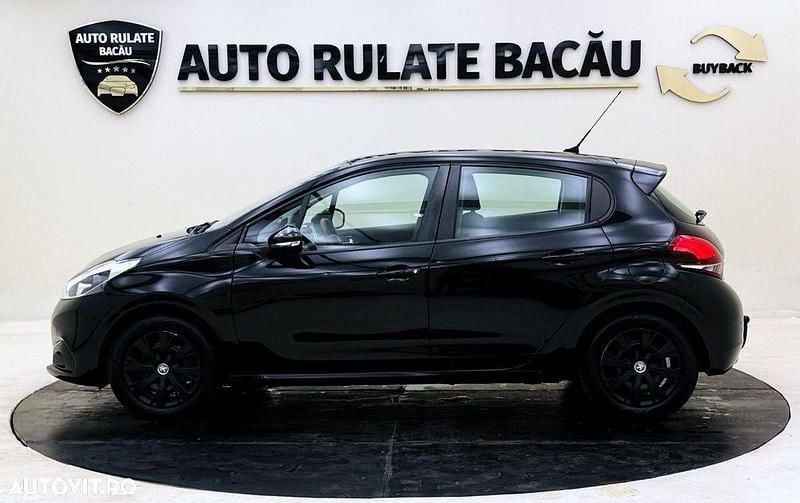 Second-hand Peugeot 208 90 CP (66 kW) 2018 Culoarenegru Hatchback