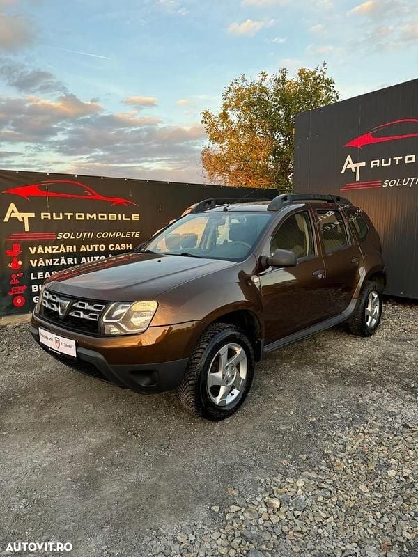 Culoaremaro Utilizat 2015 Dacia Duster Lauréate SUV | 6.999 EUR (Preț OK) - Imagine 1/4