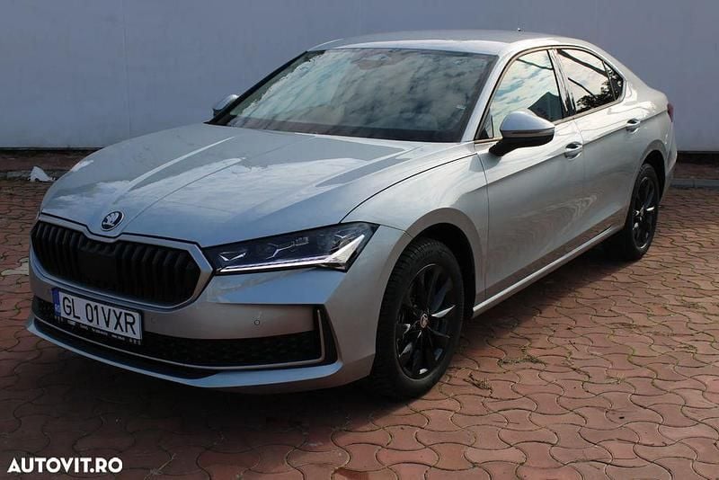 Culoaregri Utilizat 2025 Skoda Superb Selection Berlinǎ | 39.900 EUR - Imagine 1/4
