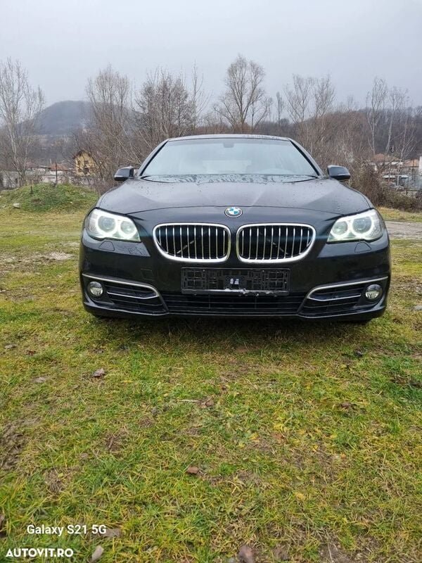 Negru Utilizat 2016 BMW 520 Luxury Line Break | 12.990 EUR (Super Preț) - Imagine 1/4