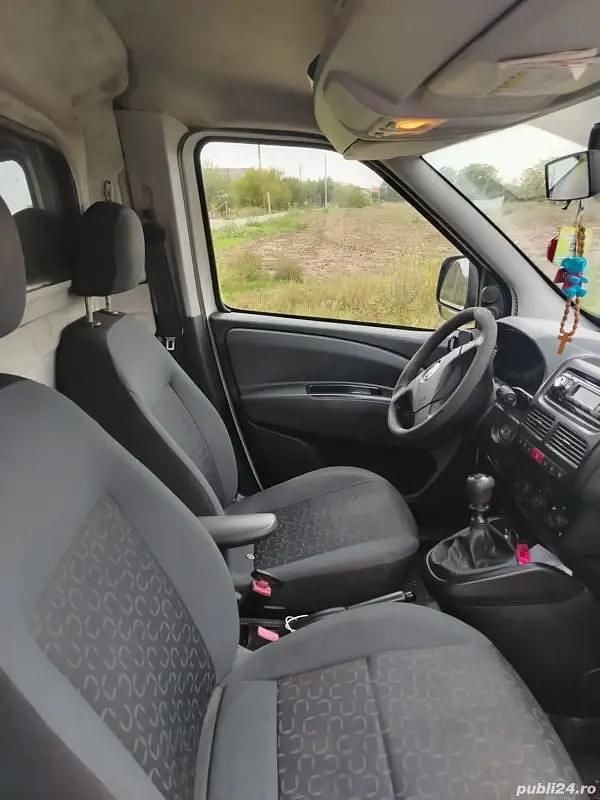 Utilizat 2012 Fiat Doblò Monovolum | 5.000 EUR - Imagine 1/4
