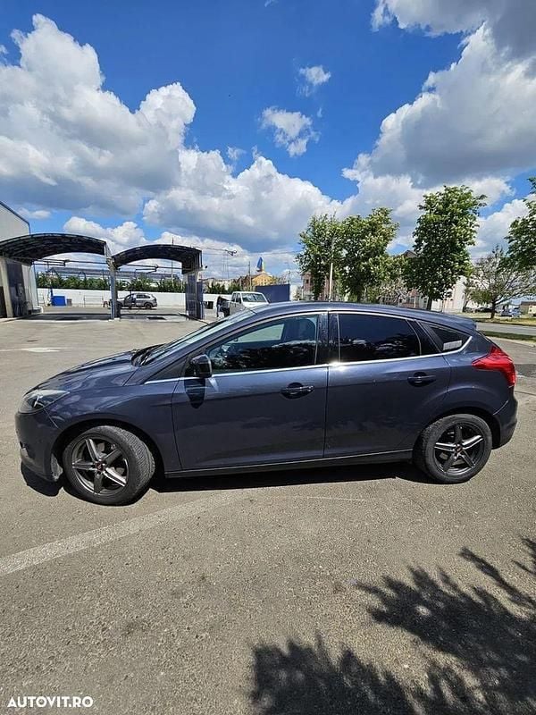 Albastru Utilizat 2013 Ford Focus Titanium Hatchback | 4.990 EUR (Preț OK) - Imagine 1/4