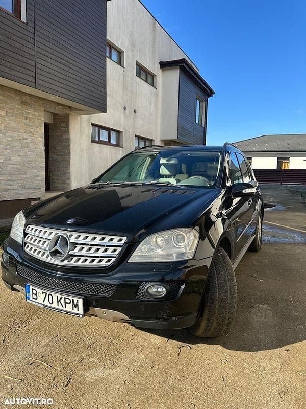 Culoarenegru Utilizat 2007 Mercedes ML320 SUV | 8.490 EUR (Preț OK) - Imagine 1/4